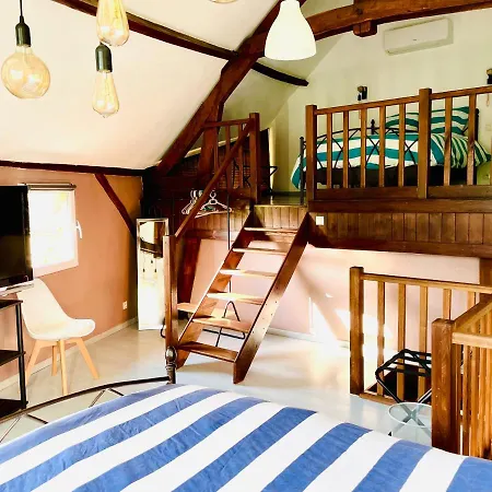 De La Verniere Apartment *